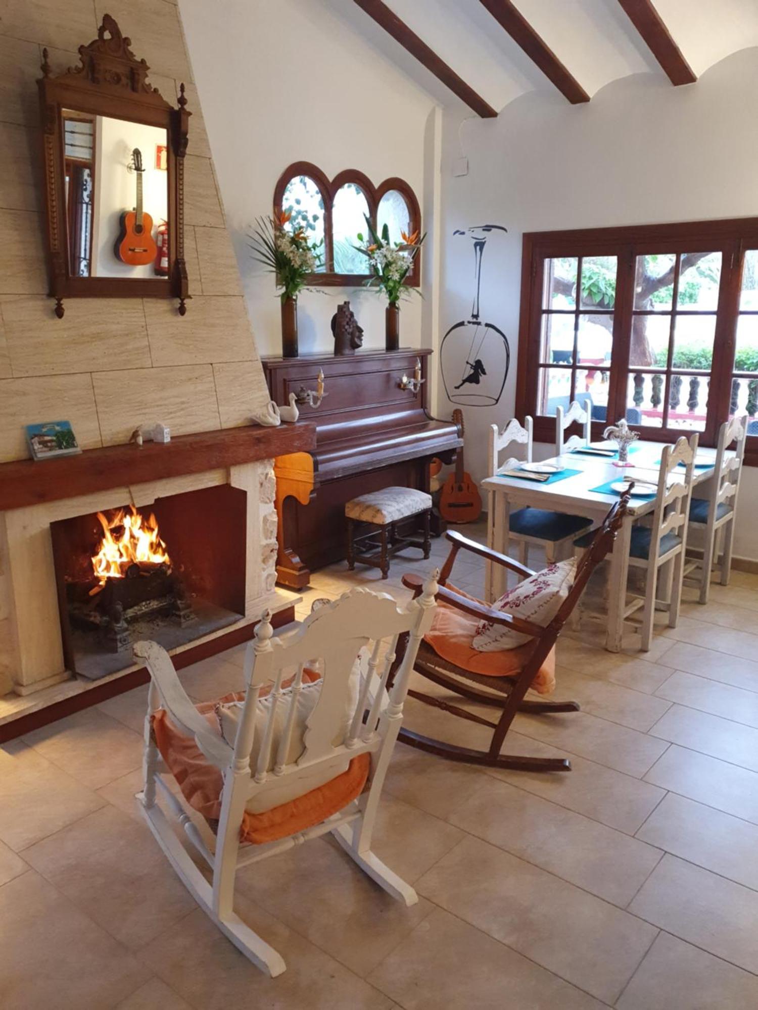 Hostal Mi Campana Denia Exteriör bild