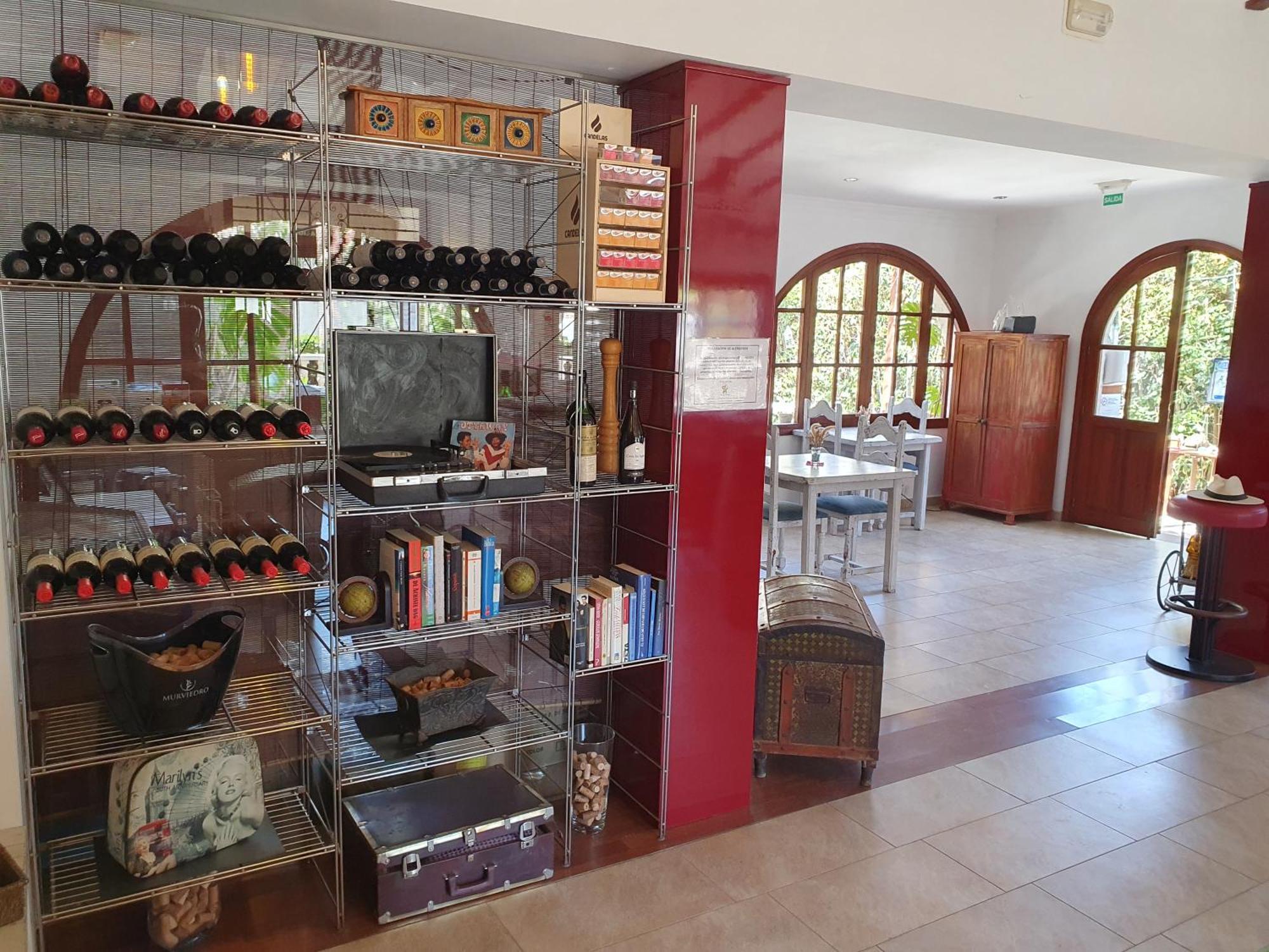 Hostal Mi Campana Denia Exteriör bild