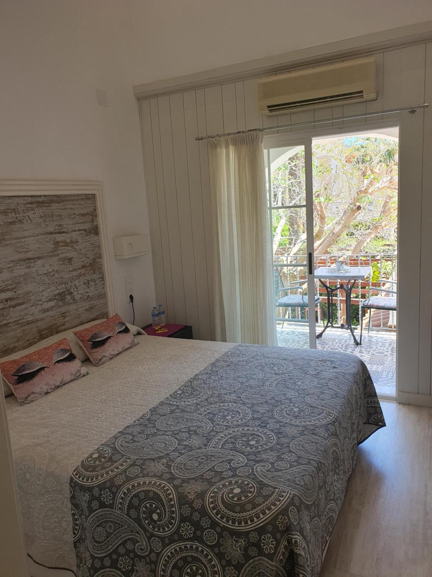 Hostal Mi Campana Denia Exteriör bild