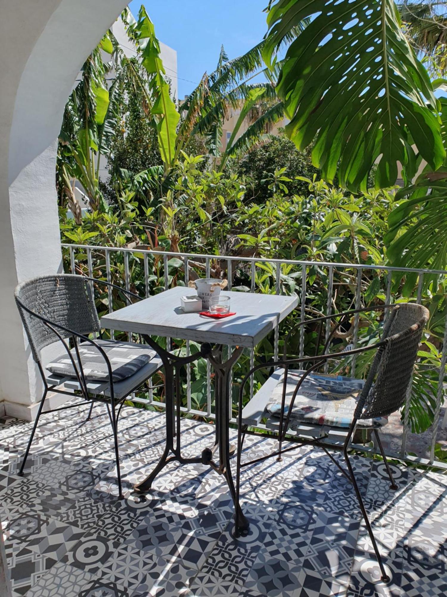 Hostal Mi Campana Denia Exteriör bild